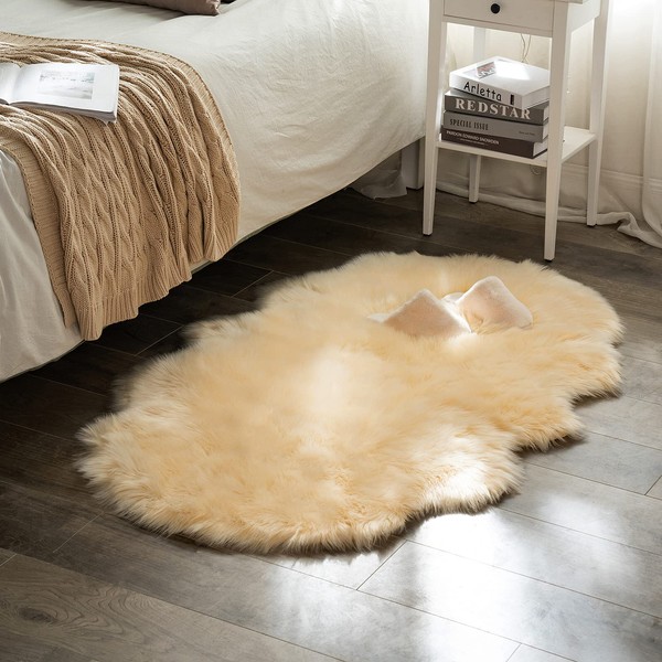 MIULEE Luxury Super Soft Fluffy Area Rug Faux Fur Sheepskin