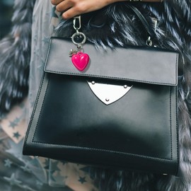 Kimonce Sliver Keychain for Women, Cute Girls Heart Keychain, Pink Bag Charms Accessories for Car Purse Backpack