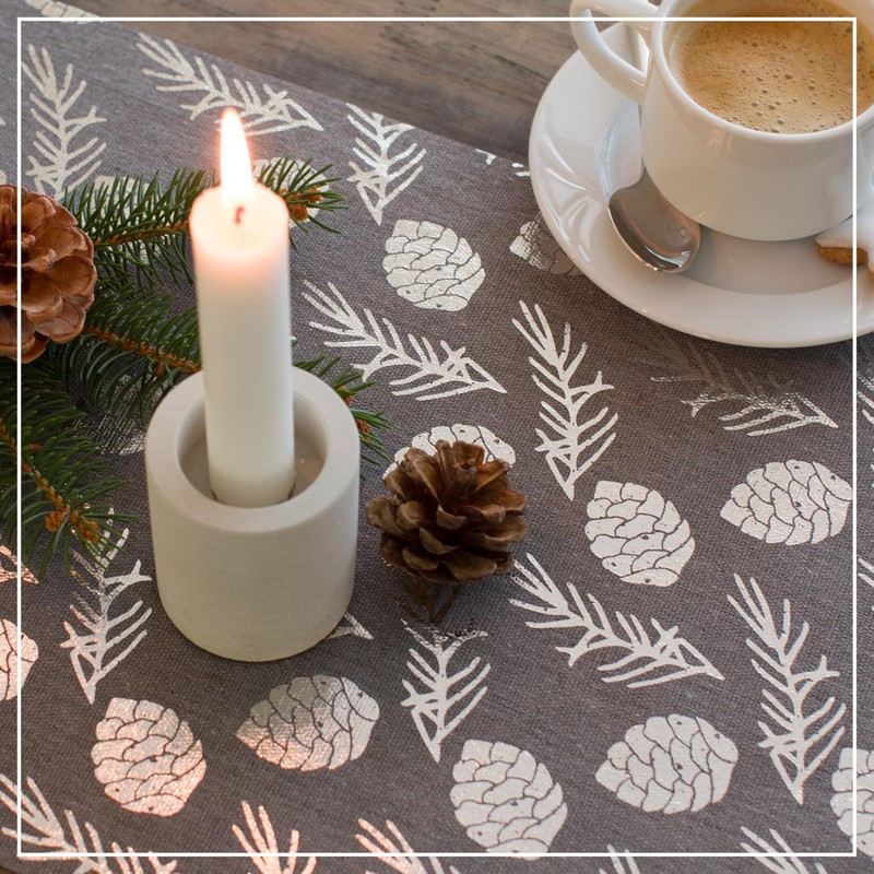 100%Mosel Table Runner Linen Look Grey, Pine Cones in Silver,