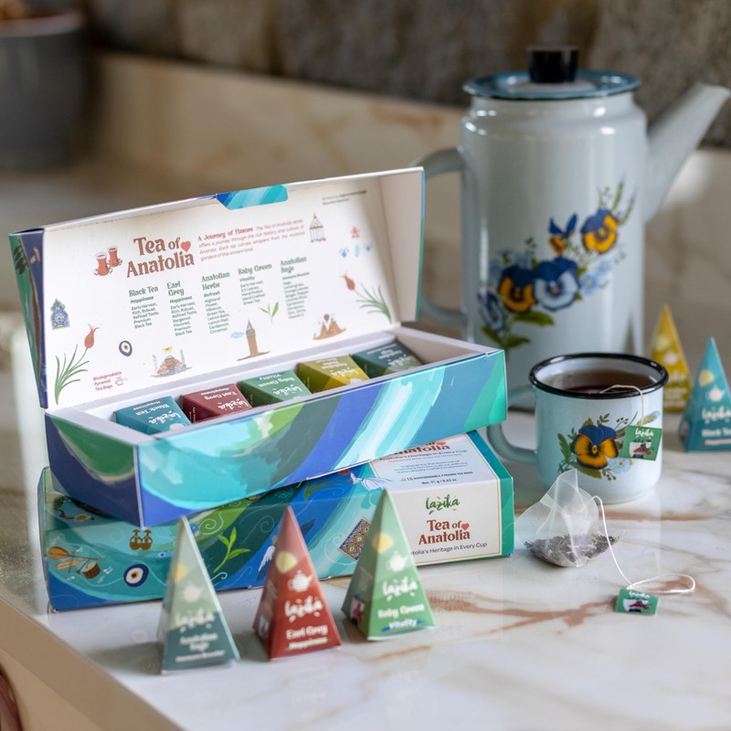 Lazika Tea Variety Pack with Lovely Presentation Box, Black, Green
