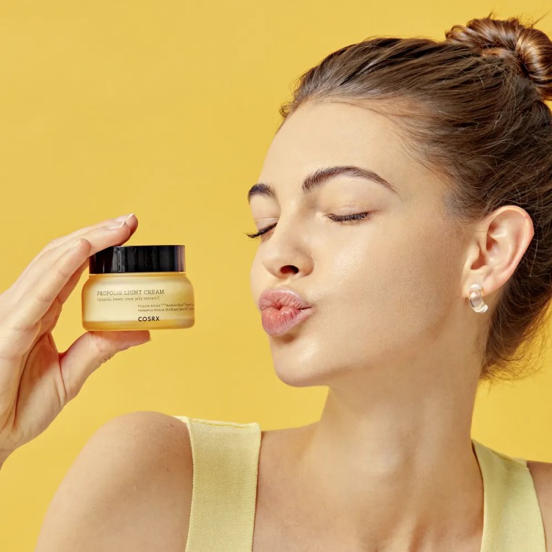 Cosrx Propolis Light Cream 65 ml hidratante con 64.5 propleo