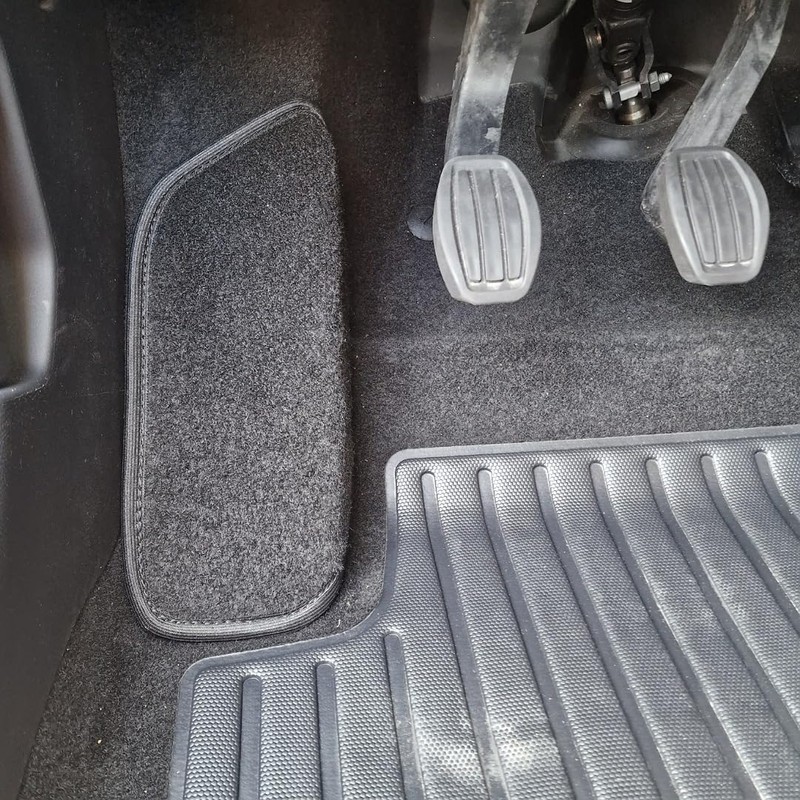 ESSE2EMME Non-Slip Carpet Car Mat for Driver's Side Footrest |