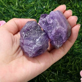 QINJIEJIE Amethyst Large Crystal Healing Crystals 1.8"-2.2" 2PCS Raw Stone Rough Stones Rocks Protection Energy Reiki Tumbling Divination Meditation Crystals Gifts for Women