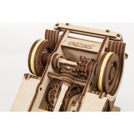 EWA Eco-Wood-Art Ferdinand A mechanical 3D model of a car in the style of the 1920s-1940s of the 20th century with a lift mechanism on a metal spring, Natuurlijk, medium