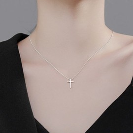 HJ HUAJ Sterling Silver Cross Necklace for Men and Women | Cross Pendant | Gold Necklaces for Women