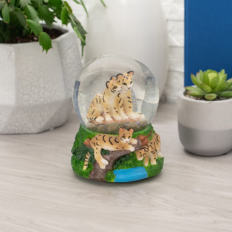 Elanze Designs Endangered Clouded Leopard 100MM Sturdy Glitter Water Wind