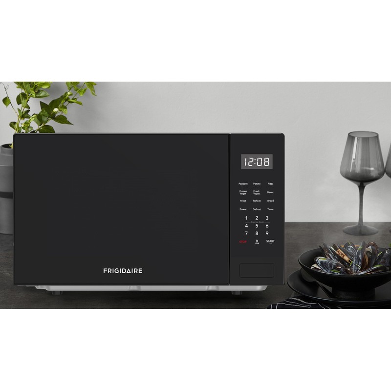 FRIGIDAIRE 0.9-Cubic-Foot Microwave Oven, Black