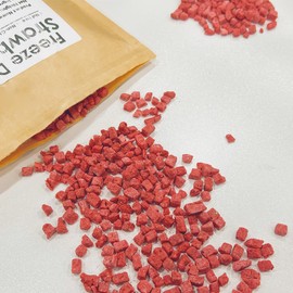 Premium Freeze Dried Strawberries Pieces 8.8 Oz/250g, Crispy Diced Strawberries Dried, 100% Natural & No Additives, No Sugar (8.8 oz)