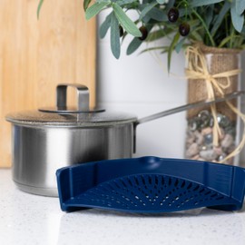 Fox Run Silicone Clip On Pot Strainer, Navy Kitchen Strainer For Pots, Pans and Bowls