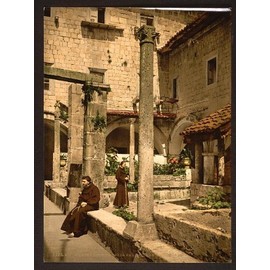 HistoricalFindings Photo: Cortile Della farmacia Franciscani,Ragusa,Sicily,Italy