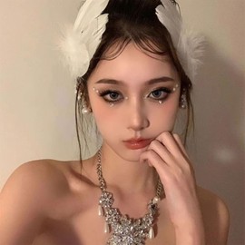 2 Pcs White Ostrich Feather Pearl Hair Clip Swan Feather Faux Hair Pins Ballet Style Accessories for Women Bride Wedding Engagement Performance Headpiece