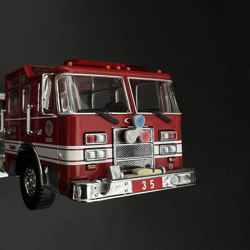 Non-operating Lightbars 2 Pack 1/64 Roto Ray Blue Clear Red