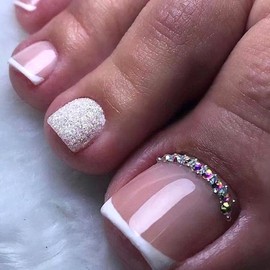 Summer Press on Toenails French Tip Silver Glitter Rhinestones Fake Toenails Glossy Short Square Acrylic Toe Nails Reusable Full Cover Toenails Tips for Women Girls DIY Charm Manicure