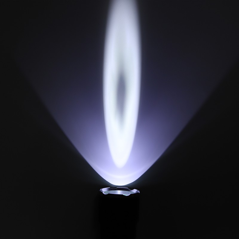 Outdoor High Power Highlight LED Flashlight Holding Lamp Waterproof for