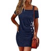 Mini vestido de mujer con botones y hombros descubiertos y