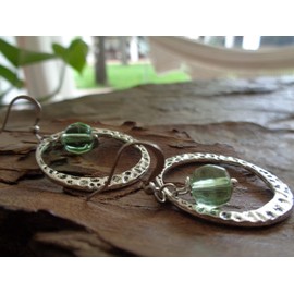 ✿ GESCHWÄRZTER GEHÄMMERTER RING & GLASKUGEL ✿ Boho Ohrringe in transparent grün