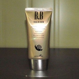 Base Makeup Cosmetics Snail BB Cream 50ml Base Makeup Cosmetics Snail / 베이스메이크업 화장품 스네일 BB크림 50ml 베이스메이크업 화장품 스네일