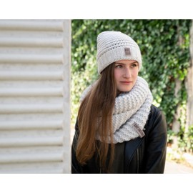 KNIT FACTORY - Alex Loop Scarf - Tube Scarf - Winter Scarf - Round Scarf - Men's Scarf - Women's Scarf - Wool Scarf - Chunky Knitted Rib Pattern - For Men and Women, beige