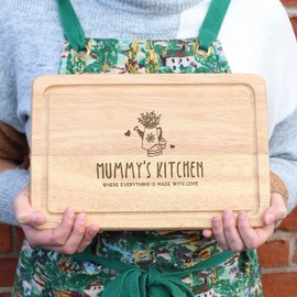 eBuyGB Mummy's Kitchen Chopping Board, Cooking Gifts for Her, Birthday, Mother's Day Gift for Mum, Engraved Wood Cutting Board