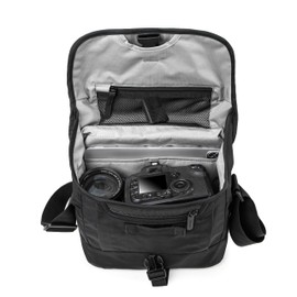 CRUMPLER Track Shot Camera Sling 3800, Kameratasche mit 11" Tabletfach, schwarz