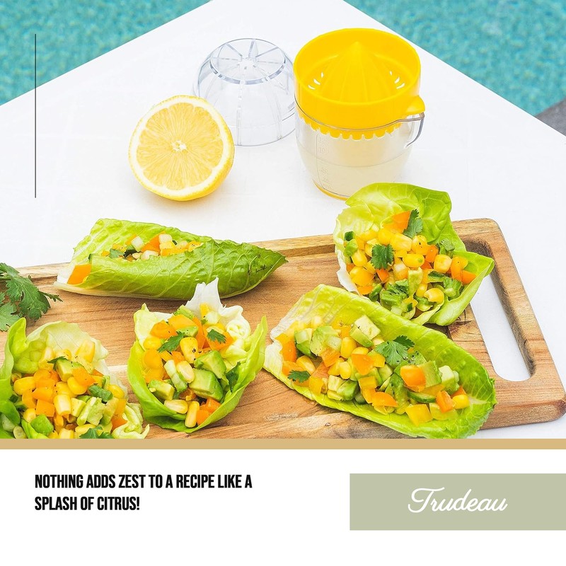 Trudeau Lemon Squeezer with Integrated Strainer – Compact Citrus Juicer