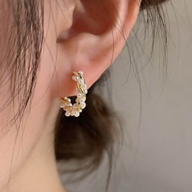 TseenYi Pearl Hoop Earrings Gold Pearl Huggie Hoop Earrings Boho Pearl Twist Hoop Earrings Vintage Pearl Bridal Earrings Wedding Pearl Earrings Jewelry for Women and Girls Gifts