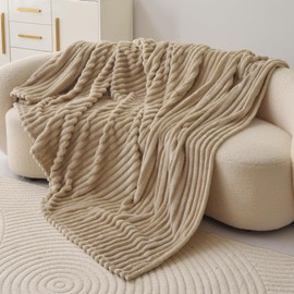 Fleece Throw Blanket for Couch & Bed, Cozy Warm Gifts for Women Girls