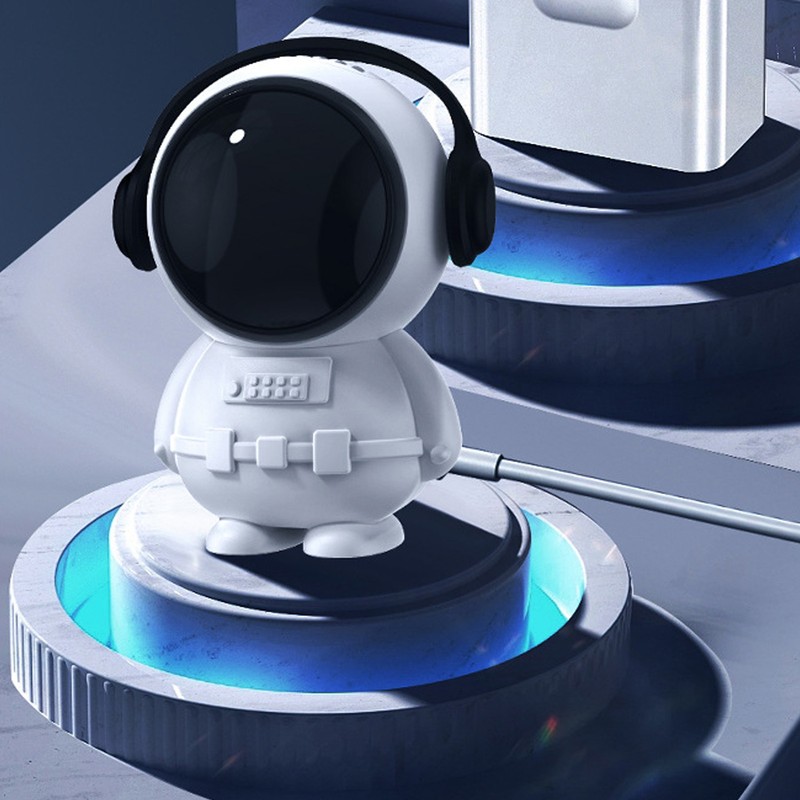 Portable Fan Spaceman Shaped 2 Speeds USB Rechargeable Mini Neck