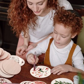 Svemei 36Pcs 5.12 Inch Unfinished Wood Circles & Christmas Stencils with Rope, Natural Round Wood for Crafts, Painting, Coasters Making,Christmas Home Hanging Decoration Sign Gift Tags