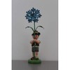 Hubrig-Volkskunst Blumenjunge mit Kornblume * Höhe 11cm