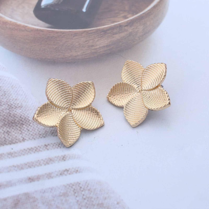 Cybche Filigree Flower Earrings Metal Flower Stud Earrings Matte Floral