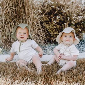 Konssy 2 Pack Muslin Baby Sun Hat UPF 50+ Sun Protection Baby Bucket Hat Summer Beach Hats with Wide Brim for Boys & Girls