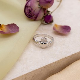 Tuscany Silver Sterling Silver Rhodium Plated Medium Claddagh Ring, Rhodium-plated silver