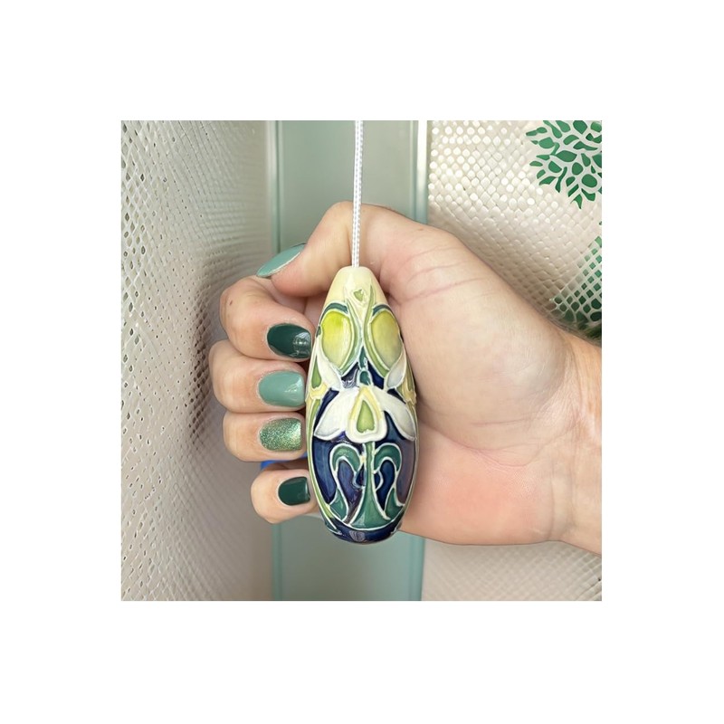 Old Tupton Ware Oval Light Pull with Cord Attached (Snowdrop)