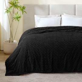 BEDELITE Fleece Blanket, Large Queen Blanket for Bed, 3D Jacquard Decorative Black Fuzzy Blanket, Soft and Cozy Warm Plush Fluffy Blanket All Seasons Suitable, 90x90Inches