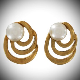 Vintage Gold Tone Spiral Small Stud Button Pierced Earrings For Women Statement Chunky Crystal Fashion Jewelry 7mm Faux Pearl