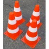 Pylonen Set of 4 – Scale: 1: 2, Colour: Orange/White