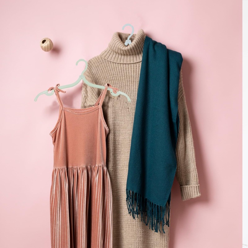 TEAONE Portable Plastic Hangers, 8 PCS Foldable Clothes Hanger for