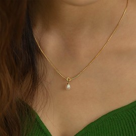 TseenYi Pearl Pendant Necklace Gold Snake Chain Pearl Necklace Curved Bar Pendant Necklace Vintage Beads Choker Necklace Minimalist Snake Chain Choker Necklace Jewellery for Women, Zinc, No Gemstone
