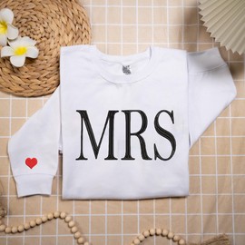 Regamor Custom Embroidered Matching Couple Sweatshirt Mrs and Mr Sweatshirt for Women Gift Christmas Valentine Day 1250