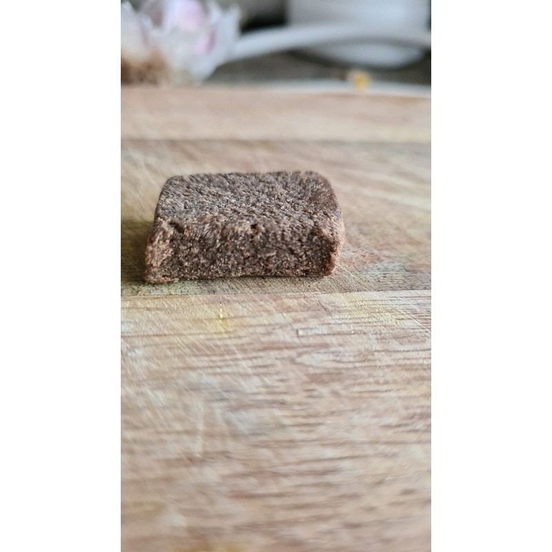 Terasi Bakar/Baked Indonesian Blocked Shrimp Paste/Belachan (5 pcsx5 gram), 25g