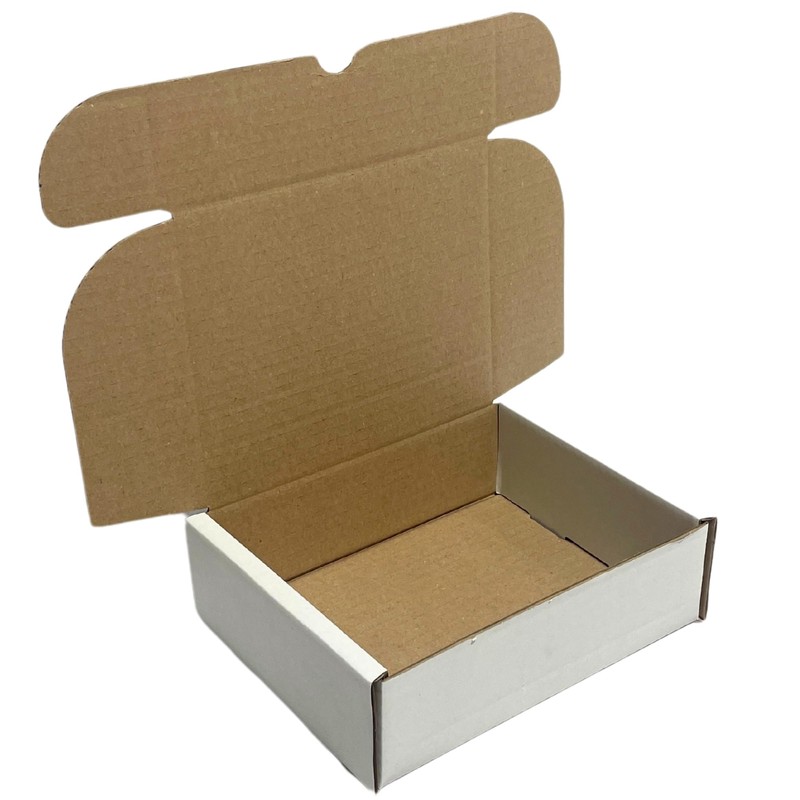 W.E. Roberts Postal Boxes White Cardboard boxes for posting 17x14x5.5cm