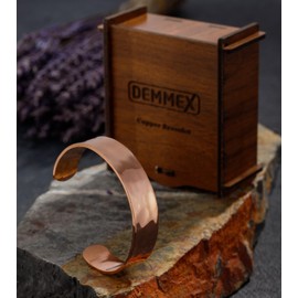 DEMMEX Hammered Copper Bracelet for Men & Women – 100% Pure Solid Turkish Copper Cuff, 1.5mm Thick, Uncoated, Unisex, Handcrafted, Wooden Gift Box, No Magnet, Pain & Stress Relief, Adjustable