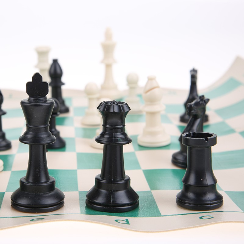 Portable Chess Set with Backpack Promote Children 's Intelligence Game