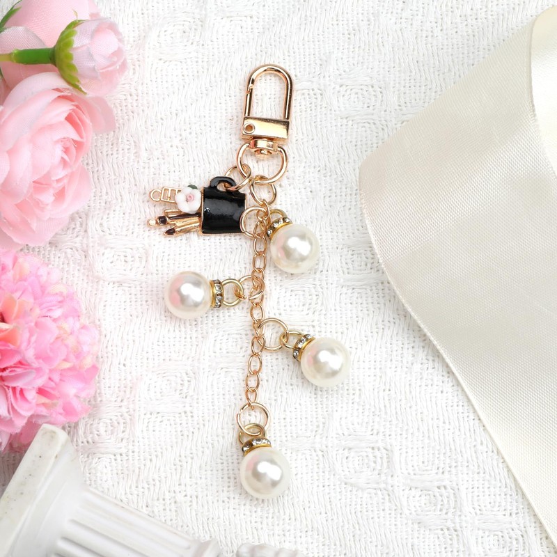 MUCOOS Pearl Keychain