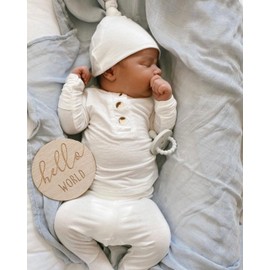 Stroller Society Newborn Baby Take Home Outfit and Hat Set, Cozy Gender Neutral Baby Clothes, Comfy Newborn Outfit for Boys and Girls, Stylish Newborn Clothes, 0 to 3 months old, White