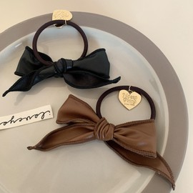 Bow Hair Ties for Women Girls 2Pcs Black Brown PU Leather Bowknot Hair Bands for Long Thick Hair No Damage Heart Pendant Elastic Hair Rope Soft Stretchy Ponytail Holders Hair Styling Accessories