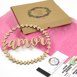 Happymots Valentine Gift Set | 1 Romantic Talonaire + 1 Wooden Crown 33 cm Diameter Love | Comes in a Beautiful Special Box in Love | Original Gifts for Valentine's Day