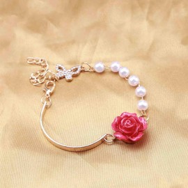 Yienate Vintage Pearl Roses Bracelet Baroque Red Roses Flower Wrist Chain Dainty Pearl Floral Hand Chain Tiny Crystal Butterfly Pearl Slave Bracelet Jewellery Gift for Women and Girls