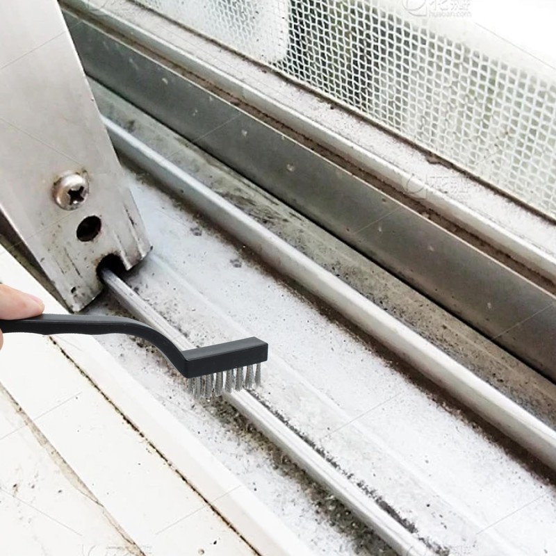 Septe Mini Black Stainless Steel Nylon Wire Brush, Crank Design,